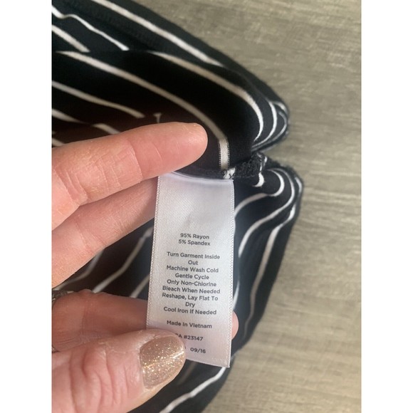 Talbots Asymmetrical Ponte Stretch Rayon T-Shirt Womens Small Stripe Flattering - Picture 10 of 10